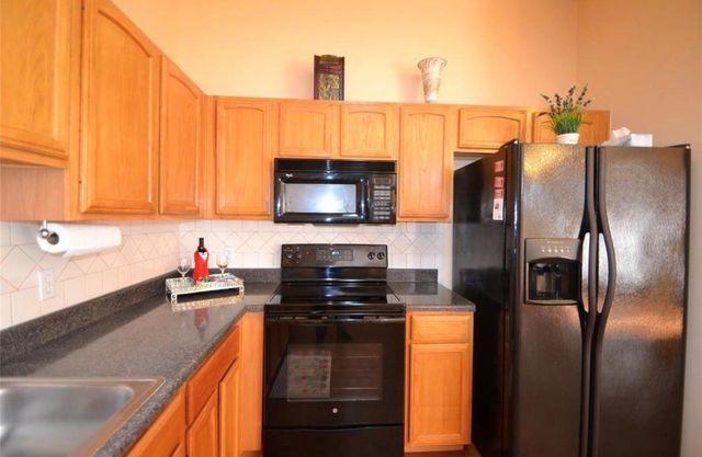2710 Grants Lake Boulevard J10, Sugar Land, TX 77479
