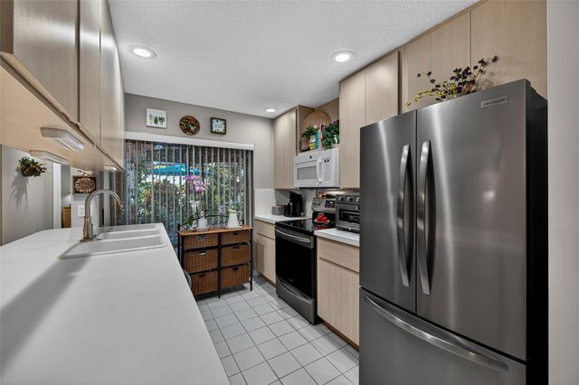 3004 Lakemont Court, Palm Beach Gardens, FL 33403