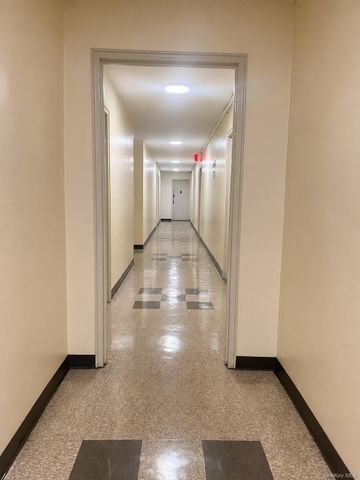 88-30 182nd Street 3F, Hollis, NY 11423