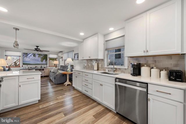 201 E 18TH ST, Long Beach Township, NJ 08008