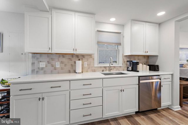 201 E 18TH ST, Long Beach Township, NJ 08008