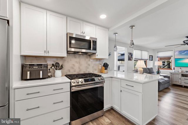 201 E 18TH ST, Long Beach Township, NJ 08008