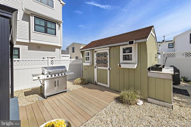 201 E 18TH ST, Long Beach Township, NJ 08008