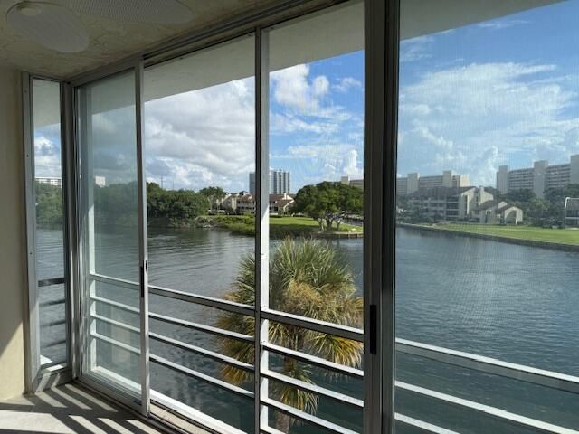 20 Yacht Club Drive 403, North Palm Beach, FL 33408