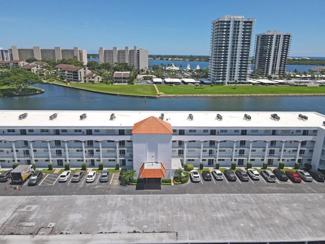 20 Yacht Club Drive 403, North Palm Beach, FL 33408