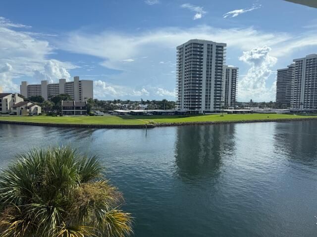 20 Yacht Club Drive 403, North Palm Beach, FL 33408
