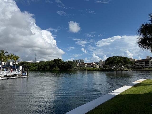 20 Yacht Club Drive 403, North Palm Beach, FL 33408