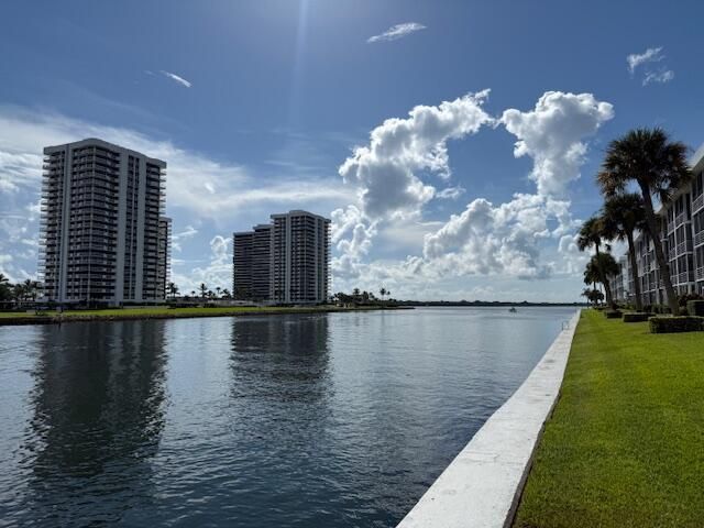 20 Yacht Club Drive 403, North Palm Beach, FL 33408