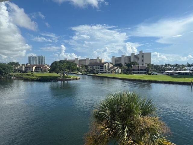 20 Yacht Club Drive 403, North Palm Beach, FL 33408