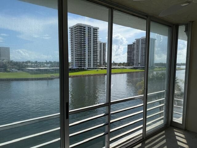 20 Yacht Club Drive 403, North Palm Beach, FL 33408