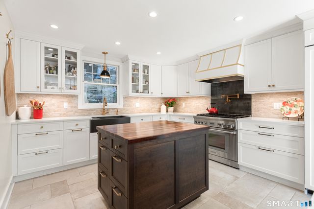 316 Valley Road, Greenwich, CT 06807