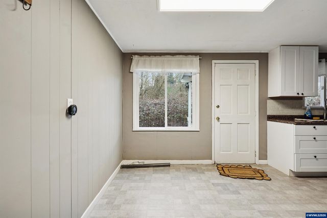 27329 Rowell Hill Rd, Sweet Home, OR 97386