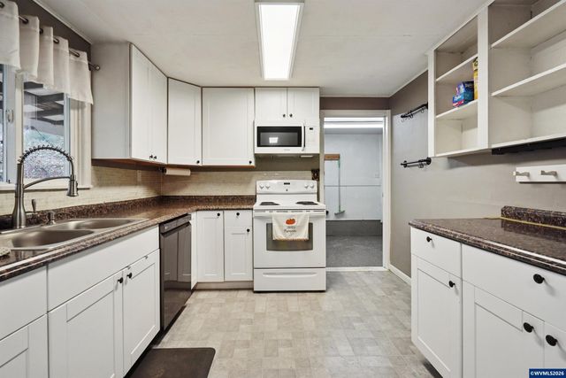 27329 Rowell Hill Rd, Sweet Home, OR 97386