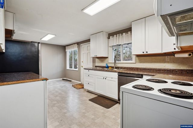 27329 Rowell Hill Rd, Sweet Home, OR 97386