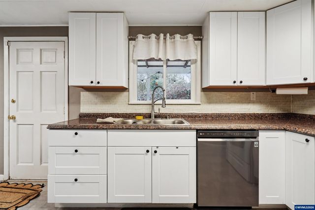 27329 Rowell Hill Rd, Sweet Home, OR 97386