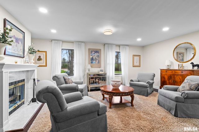 2421 E LAKE SHORE Drive, Springfield, IL 62712