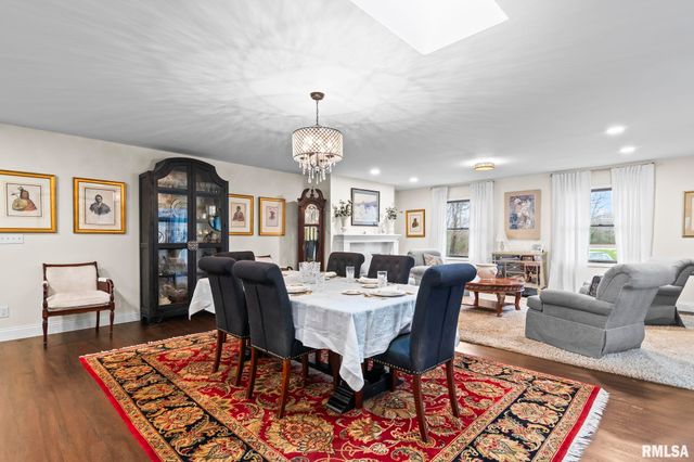 2421 E LAKE SHORE Drive, Springfield, IL 62712