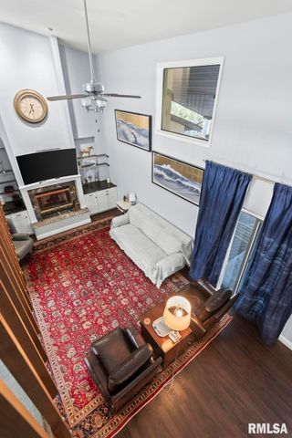 2421 E LAKE SHORE Drive, Springfield, IL 62712