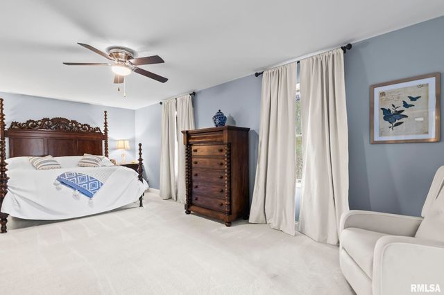 2421 E LAKE SHORE Drive, Springfield, IL 62712