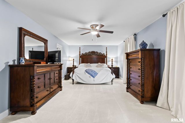 2421 E LAKE SHORE Drive, Springfield, IL 62712