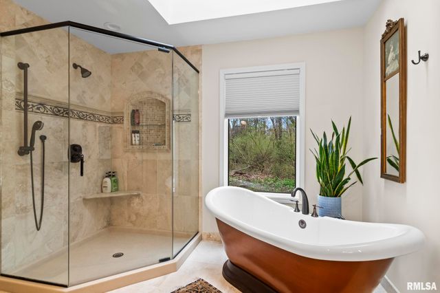 2421 E LAKE SHORE Drive, Springfield, IL 62712