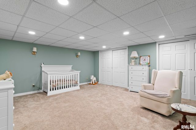 2421 E LAKE SHORE Drive, Springfield, IL 62712