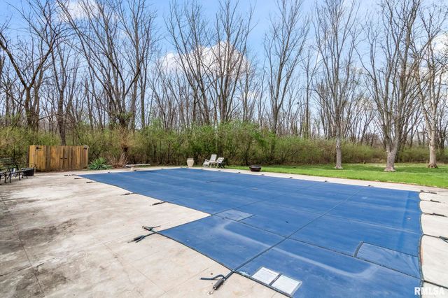 2421 E LAKE SHORE Drive, Springfield, IL 62712