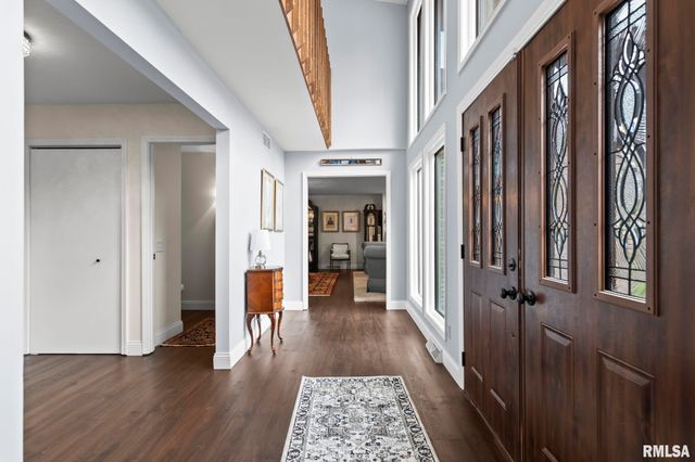 2421 E LAKE SHORE Drive, Springfield, IL 62712