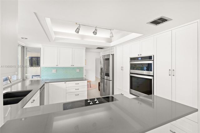 17341 SW 74th Ave 0, Palmetto Bay, FL 33157