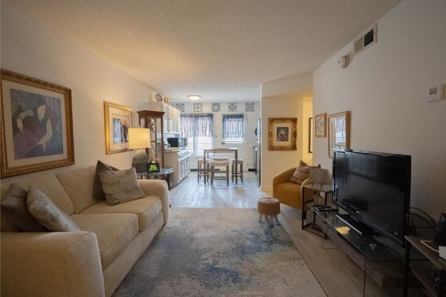 3589 Covington Pike Apt 201, Memphis, TN 38128