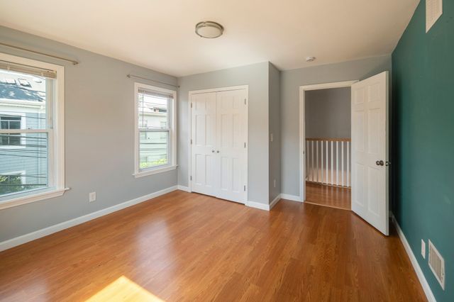 4 Olive Square 1, Somerville, MA 02143