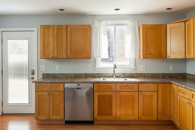 4 Olive Square 1, Somerville, MA 02143