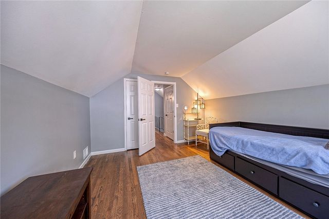 416 Winfred Manor Dr, Bethel Park, PA 15102