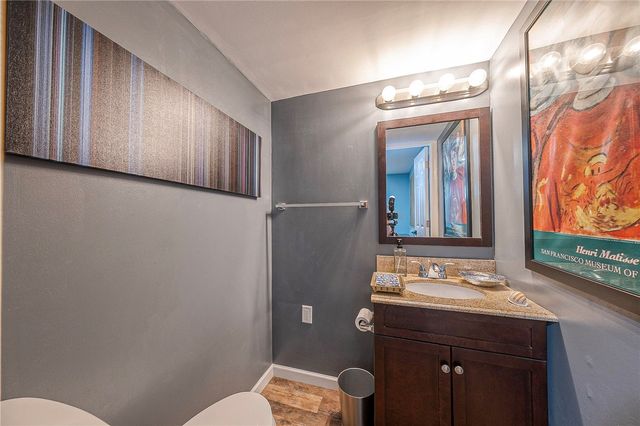 416 Winfred Manor Dr, Bethel Park, PA 15102
