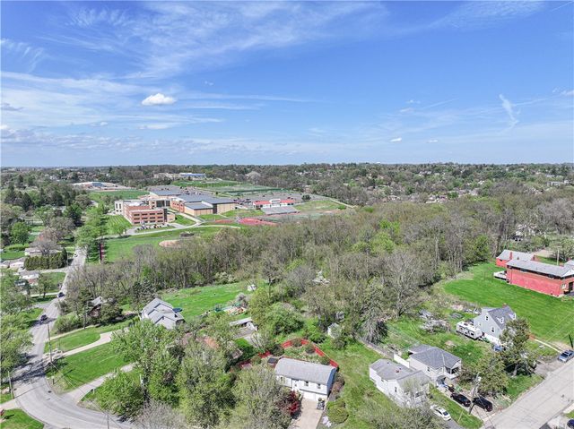 416 Winfred Manor Dr, Bethel Park, PA 15102