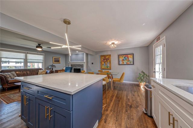 416 Winfred Manor Dr, Bethel Park, PA 15102