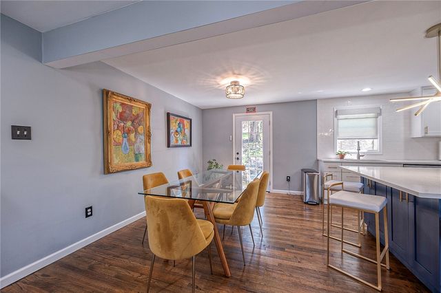 416 Winfred Manor Dr, Bethel Park, PA 15102