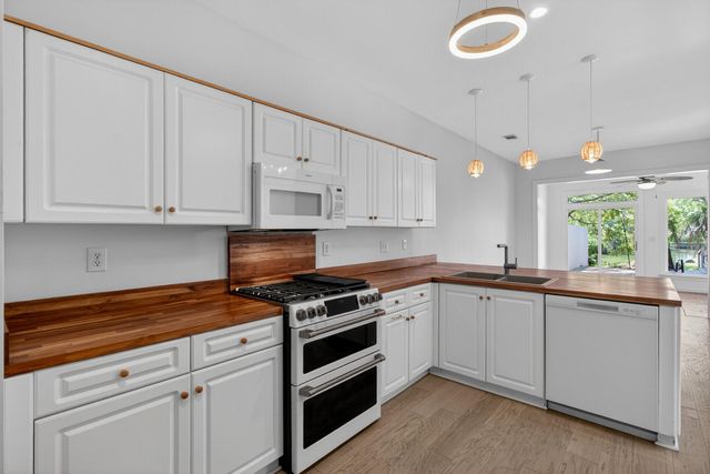 691 Blue Heron Run, Mount Pleasant, SC 29464