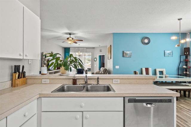 6811 MONARCH PARK DRIVE, Apollo Beach, FL 33572