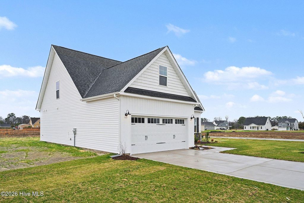 Image 4 of property listing at 300 Hudson Village Drive, La Grange, NC 28551