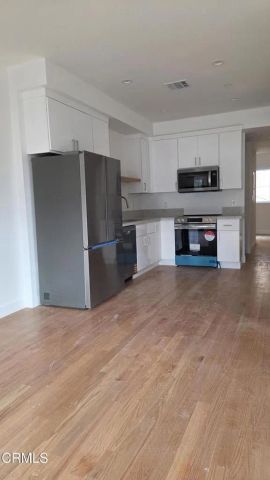 917 N Ridgewood Place, Los Angeles, CA 90038