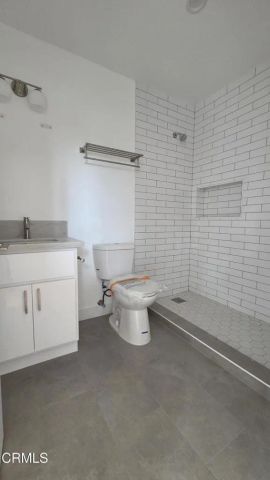 917 N Ridgewood Place, Los Angeles, CA 90038