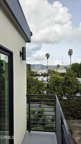 917 N Ridgewood Place, Los Angeles, CA 90038