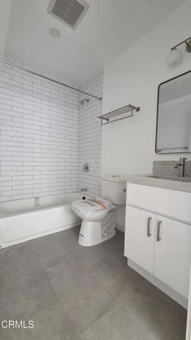 917 N Ridgewood Place, Los Angeles, CA 90038