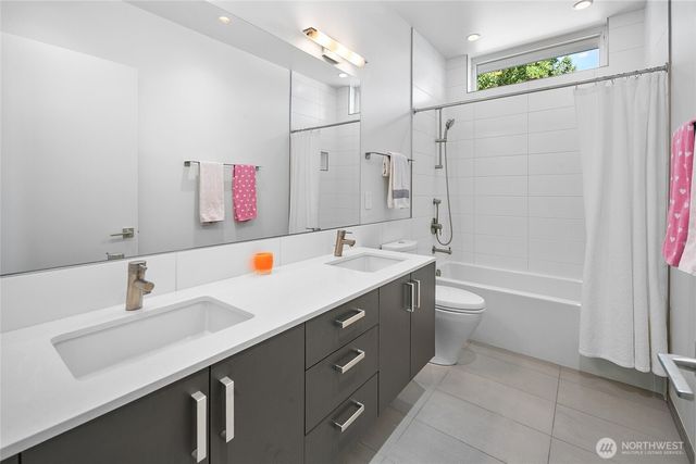 8244 2nd Avenue NE, Seattle, WA 98115
