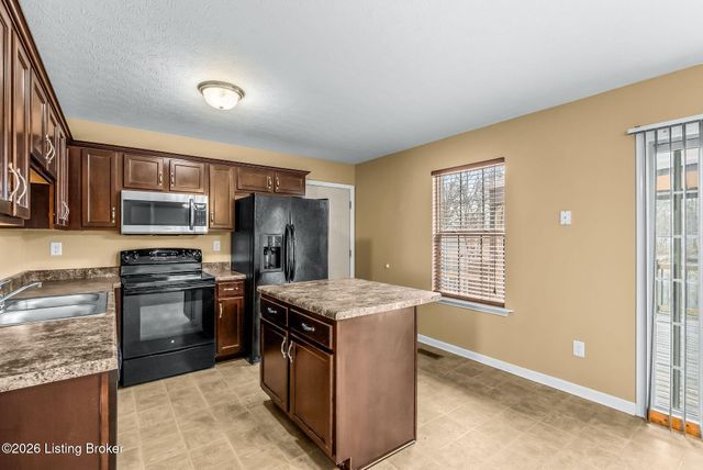 516 Reserves Blvd, Shepherdsville, KY 40165