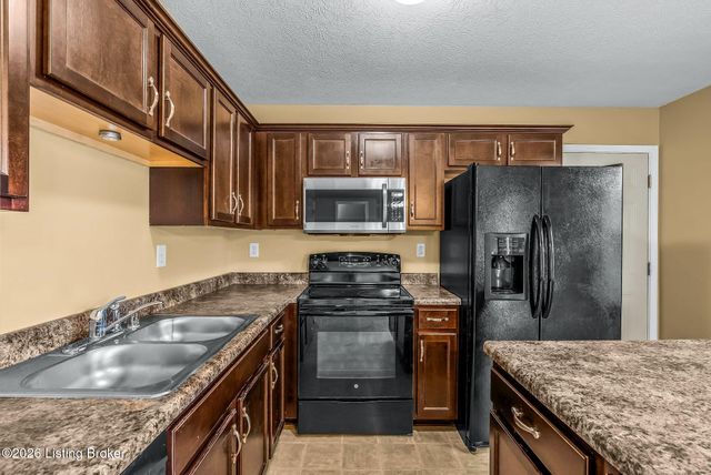 516 Reserves Blvd, Shepherdsville, KY 40165