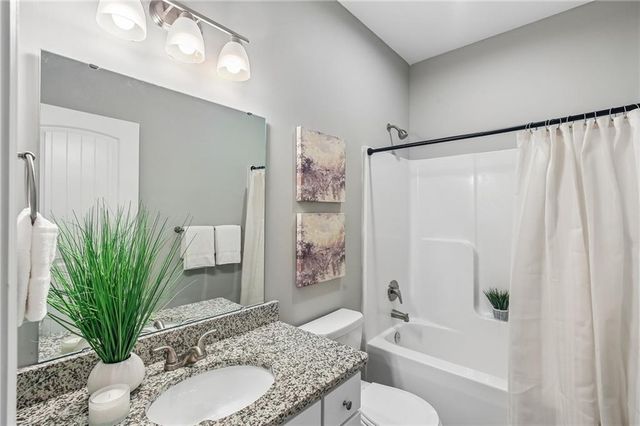 1801 NW Hilltop Court, Grain Valley, MO 64029