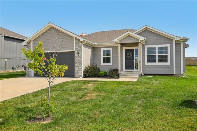 1801 NW Hilltop Court, Grain Valley, MO 64029