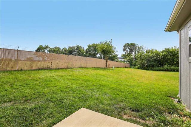 1801 NW Hilltop Court, Grain Valley, MO 64029